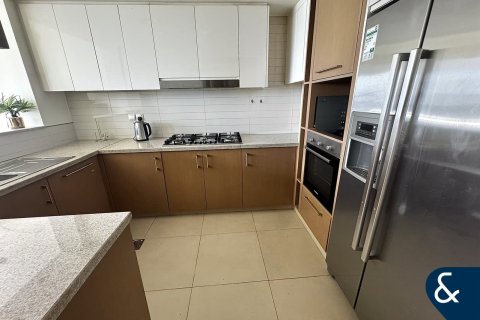 Apartamento para arrendamento em Downtown Dubai (Downtown Burj Dubai), Dubai, EAU 3 quartos, 169 m2 № 689016 - foto 14