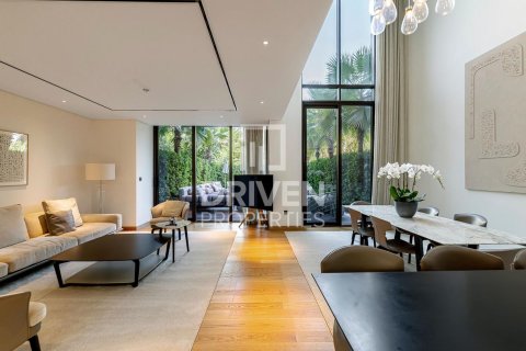 Villa sa Jumeirah, Dubai, UAE 3 silid-tulugan, 289 sq.m. № 654896 - larawan 1