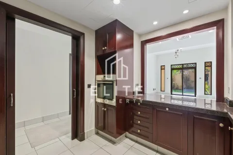 Appartamento in vendita a Old Town, Dubai, EAU 2 camere da letto, 282 mq. № 646592 - foto 13