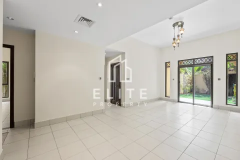 Appartamento in vendita a Old Town, Dubai, EAU 2 camere da letto, 282 mq. № 646592 - foto 2