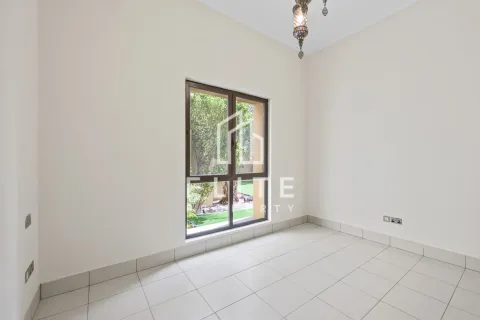 Appartamento in vendita a Old Town, Dubai, EAU 2 camere da letto, 282 mq. № 646592 - foto 5