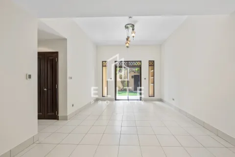 Appartamento in vendita a Old Town, Dubai, EAU 2 camere da letto, 282 mq. № 646592 - foto 3
