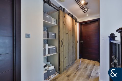 Huvila Jumeirah Park, Dubai, Arabiemiraatit 4 makuuhuonetta, 403 m2 № 667150 - kuva 17