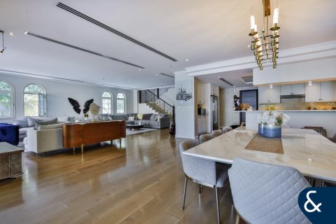 Huvila Jumeirah Park, Dubai, Arabiemiraatit 4 makuuhuonetta, 403 m2 № 667150 - kuva 2