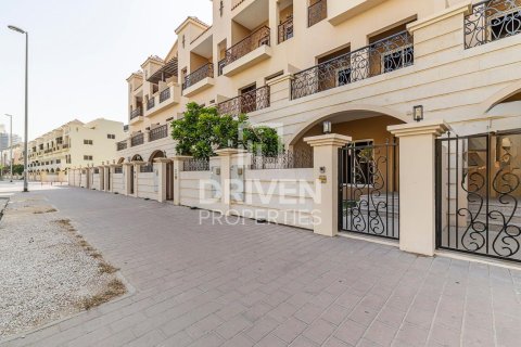 Villa till försäljning i Jumeirah Village Circle, Dubai, UAE 4 sovrum, 376 kvm Nr. 654406 - fotografi 1