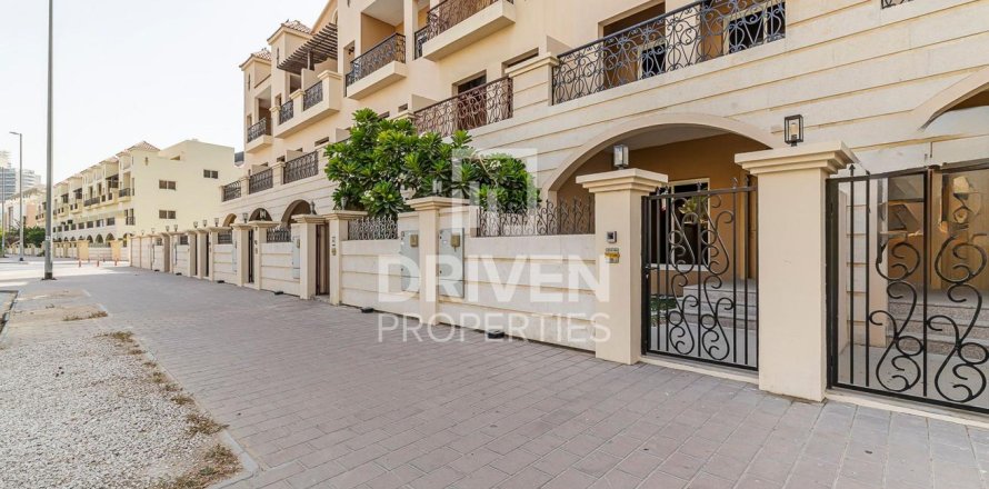 Villa i Jumeirah Village Circle, Dubai, UAE 4 sovrum, 376 kvm Nr. 654406