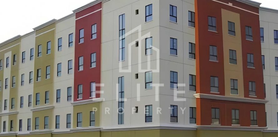 Kampi i Punës në Dubai Investment Park, Emiratet e Bashkuara Arabe 6819 m2. № 620245