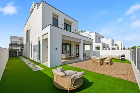 Radhus uthyres i Arabian Ranches 3, Dubai, UAE 4 sovrum, 380.72 kvm Nr. 750484 - fotografi 2