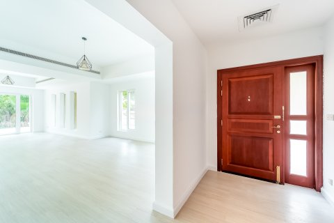 Vila u Arabian Ranches, Dubai, UAE 5 spavaćih soba, 445.81 m2 Br. 750956 - fotografija 12