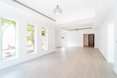 Vila u Arabian Ranches, Dubai, UAE 5 spavaćih soba, 445.81 m2 Br. 750956 - fotografija 6