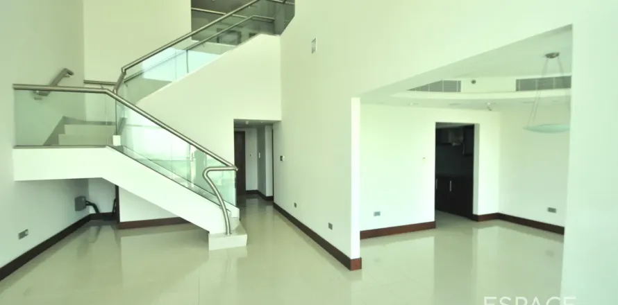 Dvīņu māja Dubaijā, AAE 3 istabas, 246 m2 Nr. 649993
