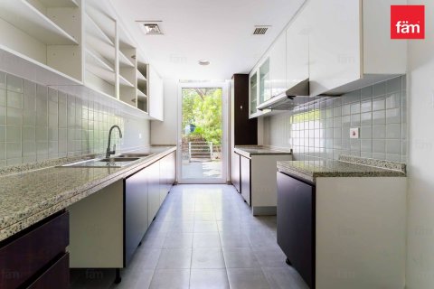 Maison de ville à louer à Dubai, EAU 3 chambres, 187.2 m2 № 652451 - photo 1