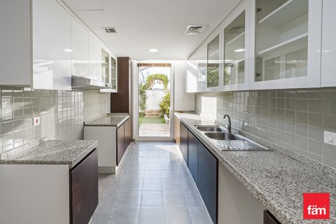 Dubai, UAE의 임대용 타운하우스 침실 3개, 187.2제곱미터 번호 652451 - 사진 13