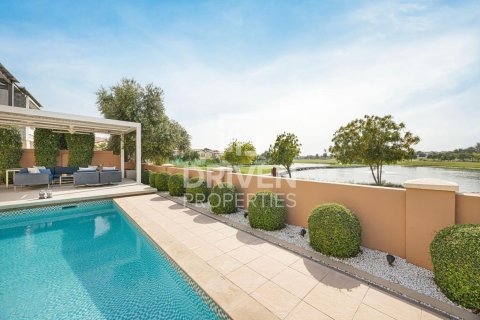 Villa til salg i Jumeirah Golf Estates, Dubai, UAE 5 soveværelser, 817.92 kvm № 756013 - foto 12