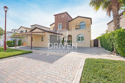 Villa til salg i Jumeirah Golf Estates, Dubai, UAE 5 soveværelser, 817.92 kvm № 756013 - foto 13