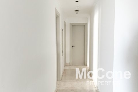 Apartment in Palm Jumeirah, Dubai, UAE 3 bedrooms, 346.06 sq.m. № 587270 - photo 10
