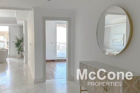 Apartment in Palm Jumeirah, Dubai, UAE 3 bedrooms, 346.06 sq.m. № 587270 - photo 9