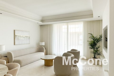 Apartment in Palm Jumeirah, Dubai, UAE 3 bedrooms, 346.06 sq.m. № 587270 - photo 1