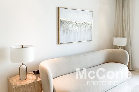 Apartment in Palm Jumeirah, Dubai, UAE 3 bedrooms, 346.06 sq.m. № 587270 - photo 2