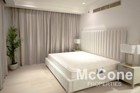 Apartment in Palm Jumeirah, Dubai, UAE 3 bedrooms, 346.06 sq.m. № 587270 - photo 15