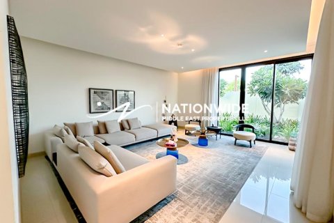 Vila v Abu Dhabi, SAE 4 spálne, 720 m2 č. 679231 - Fotografia 6