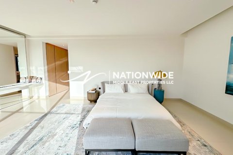 Vila v Abu Dhabi, SAE 4 spálne, 720 m2 č. 679231 - Fotografia 12