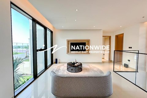 Vila v Abu Dhabi, SAE 4 spálne, 720 m2 č. 679231 - Fotografia 8