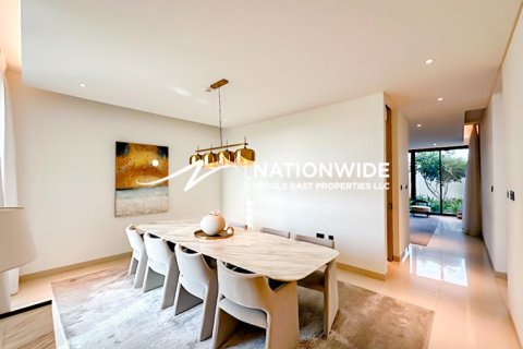 Vila v Abu Dhabi, SAE 4 spálne, 720 m2 č. 679231 - Fotografia 7