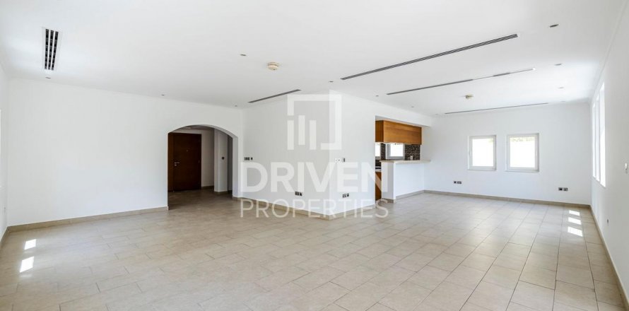 Vilë në Jumeirah Park, Dubai, Emiratet e Bashkuara Arabe 3 dhoma gjumi, 557 m2. № 603347