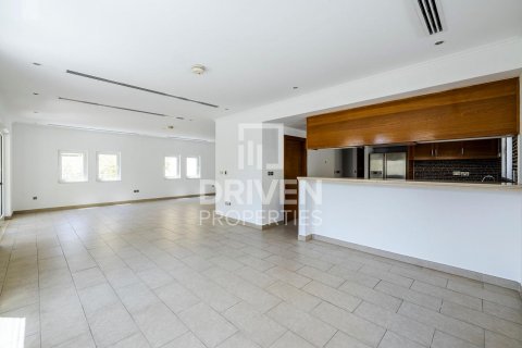 Vilë në Jumeirah Park, Dubai, Emiratet e Bashkuara Arabe 3 dhoma gjumi, 557 m2. № 603347 - Foto 3
