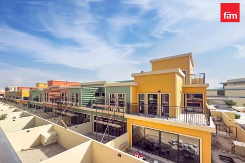 Dubai, संयुक्त अरब अमीरात में विला, 5 बेडरूम, 219.7 वर्ग मीटर, संख्या 722669 - फ़ोटो 17