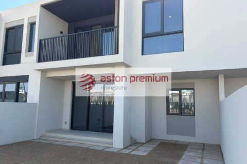Radový dom v Jebel Ali, Dubai, SAE 3 spálne, 242 m2 č. 739871