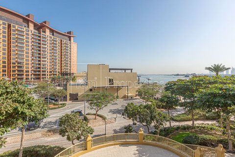 דירה להשכרה ב Palm Jumeirah, Dubai, איחוד האמירויות 2 חדרי שינה, 191.8 מ"ר, מספר 698903 - תמונה 14