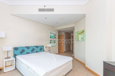 דירה להשכרה ב Palm Jumeirah, Dubai, איחוד האמירויות 2 חדרי שינה, 191.8 מ"ר, מספר 698903 - תמונה 2