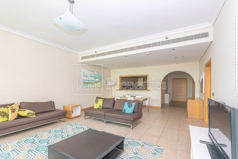 דירה להשכרה ב Palm Jumeirah, Dubai, איחוד האמירויות 2 חדרי שינה, 191.8 מ"ר, מספר 698903 - תמונה 3