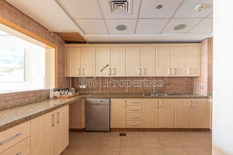 דירה להשכרה ב Palm Jumeirah, Dubai, איחוד האמירויות 2 חדרי שינה, 191.8 מ"ר, מספר 698903 - תמונה 16
