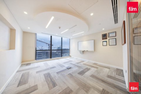 Kontor asukohaga Dubai, AÜE: 820.4 m² Nr 698904