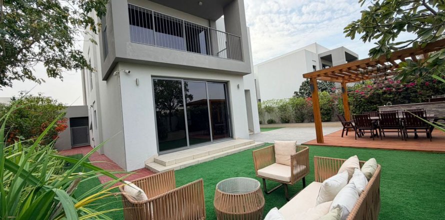 Villa en Dubai Hills Estate, Dubai, EAU 3 dormitorios, 448.7 m² № 698905
