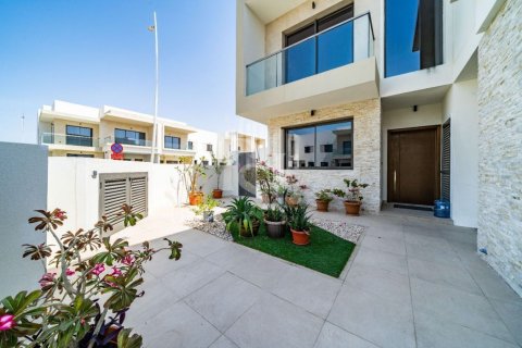 Vila na Yas Island, Abu Dhabi, UAE 4 spavaće sobe, 314 m2 Br. 716344 - Slika 2