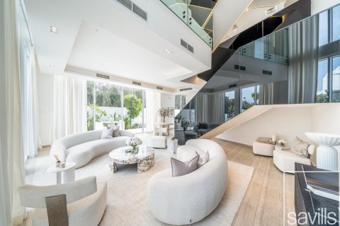 Vila u Al Barari, Dubai, UAE 4 spavaćih soba, 458 m2 Br. 650755 - fotografija 2