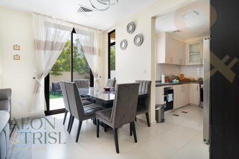 Таунхаус Рим, Дубай, БАӘ-да 3 жатын бөлмелер, 260 м² № 648331 - фото 2