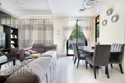 Таунхаус Рим, Дубай, БАӘ-да 3 жатын бөлмелер, 260 м² № 648331 - фото 3