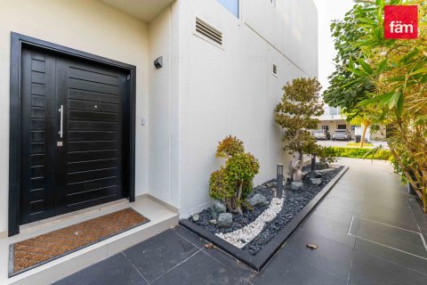 Vilë në Dubai, Emiratet e Bashkuara Arabe 6 dhoma gjumi, 322 m2. № 760900 - Foto 10