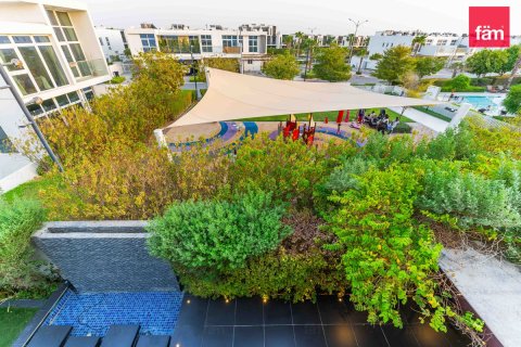 Vilë në Dubai, Emiratet e Bashkuara Arabe 6 dhoma gjumi, 322 m2. № 760900 - Foto 16