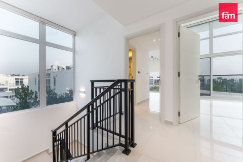 Vilë në Dubai, Emiratet e Bashkuara Arabe 6 dhoma gjumi, 322 m2. № 760900 - Foto 15