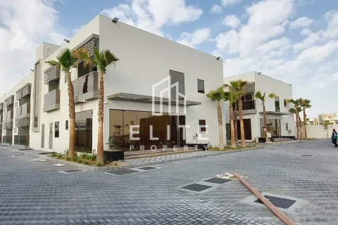 Zgrada u Dubai, UAE 4792 m2 Br. 620133 - fotografija 2