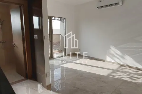 Zgrada u Dubai, UAE 4792 m2 Br. 620133 - fotografija 16