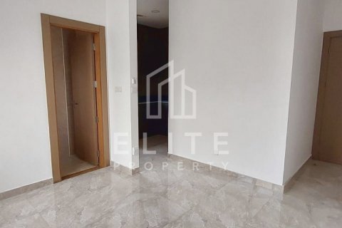Building in Dubai, UAE 4792 sq.m. № 620133 - photo 16