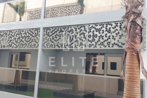 Building in Dubai, UAE 4792 sq.m. № 620133 - photo 8