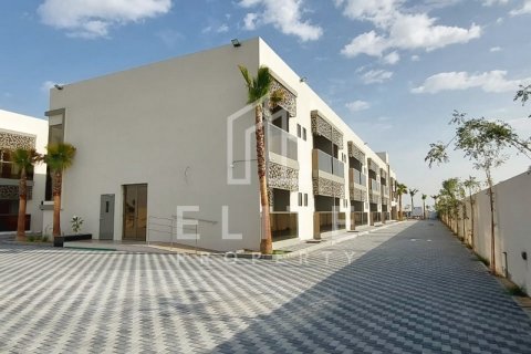 Building in Dubai, UAE 4792 sq.m. № 620133 - photo 9